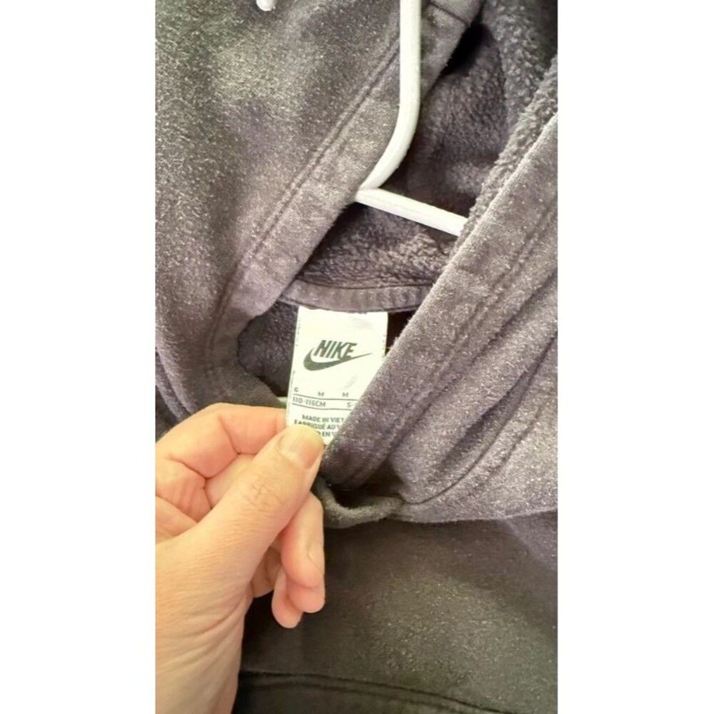 Nike sz 6 hoodie - Picture 2 of 4